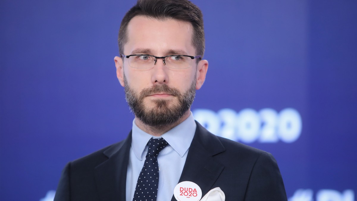 Sprawa szpitala w Łowiczu. Radosław Fogiel: fake news. Adam Szłapka odpowiada