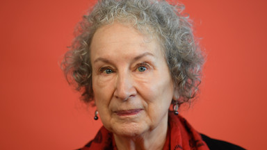 Zyski z serialu "Opowieść podręcznej" nie trafiły do Margaret Atwood