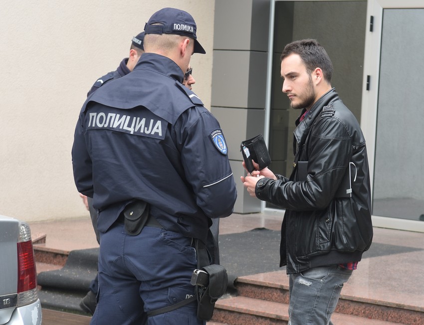 Miloš Stanić, novinar "Blica", daje iskaz policiji 