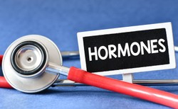 Psychiczne traumy mogą u kobiet obniżać poziom hormonów