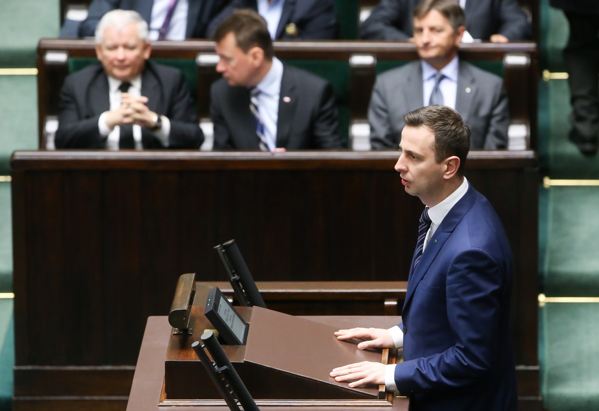 Minister pracy Władysław Kosiniak-Kamysz podczas posiedzenia Sejmu