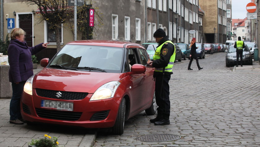 gdańscy municypalni wlepiają mandaty