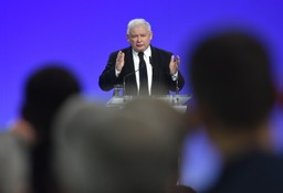 Kaczyński o ekshumacjach: To bardzo bolesne, ale niezbędne