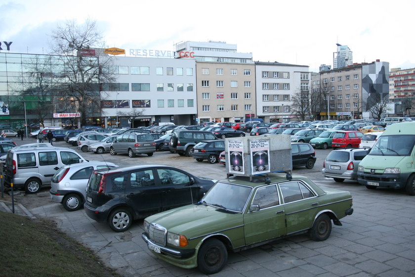 Parking przy centrum Batory w Gdyni nie będzie już darmowy