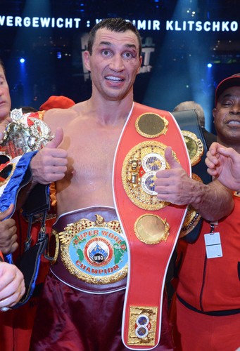 Zobacz jak Kliczko 'lał' Wacha. Polak jednak nie padł na deski