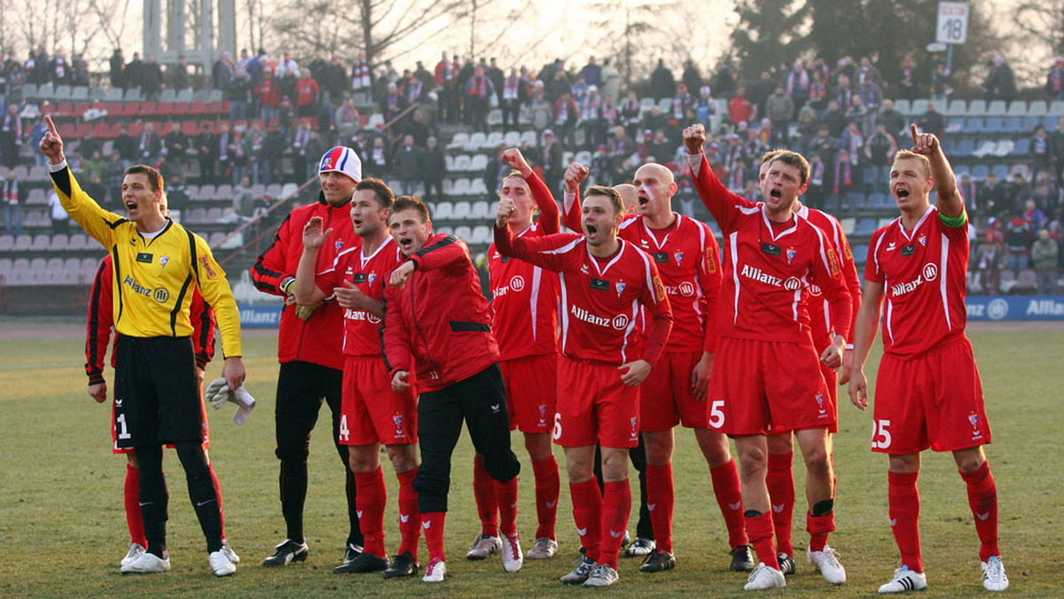 Trwa spór między prezesem a właścicielem Górnika Zabrze. Wśród najlepiej opłacanych piłkarzy klubu jest tylko dwóch, których sprowadził aktualny prezes.