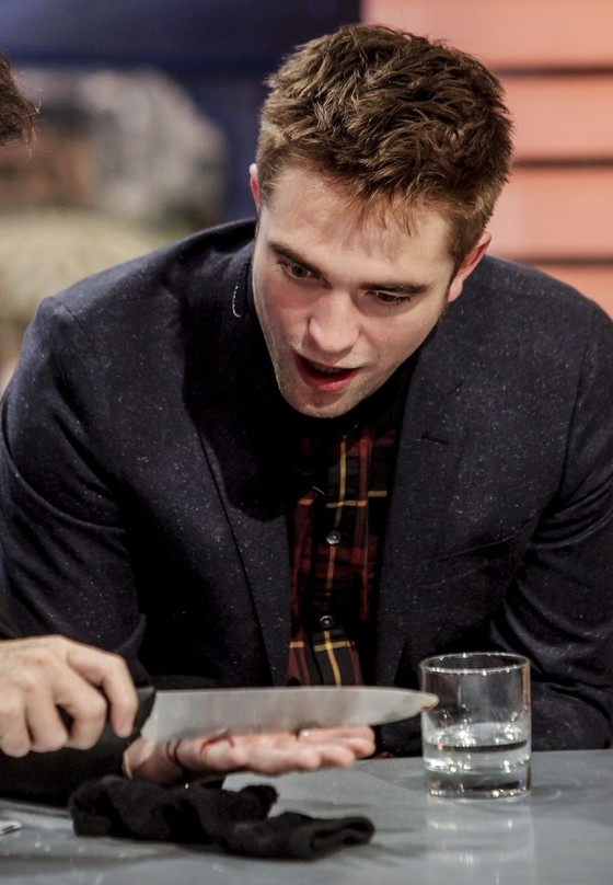 Robert Pattinson spróbował krwi hiszpańskiego dziennikarza