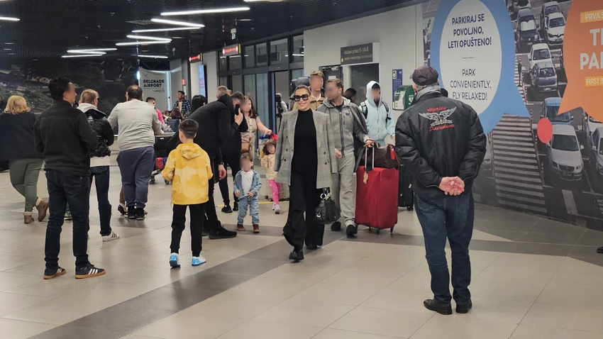 Ceca Ražnatović na aerodromu