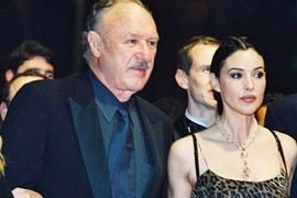 Slike Džina Hekmana kako SVLAČI I POŽUDNO LJUBI Moniku Beluči postale glavna tema nakon SMRTI: Ona se ODUPRALA, a sve se odigralo u KULTNOM FILMU