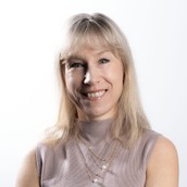 logo Eliza Sarnacka-Mahoney