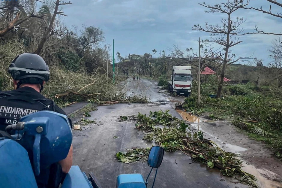 Ostrvo Majot 15. decembra nakon udara ciklona Čido