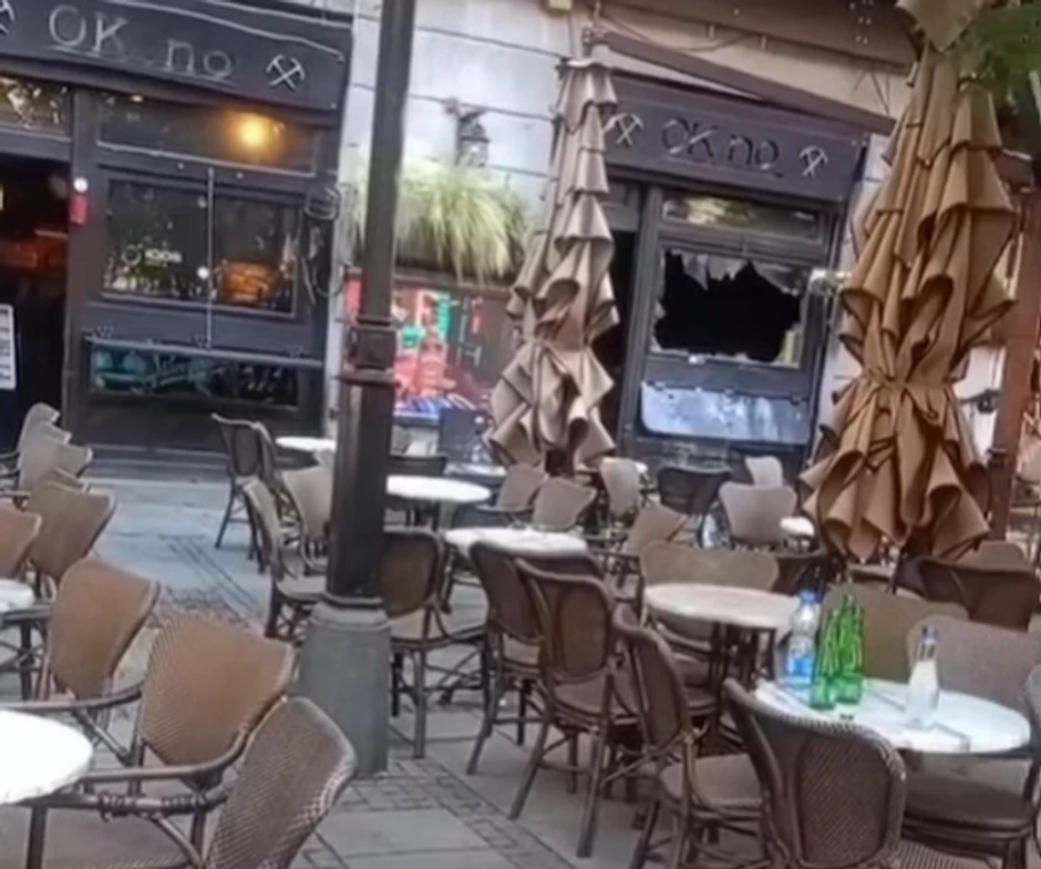 Demoliran kafić u Beogradu