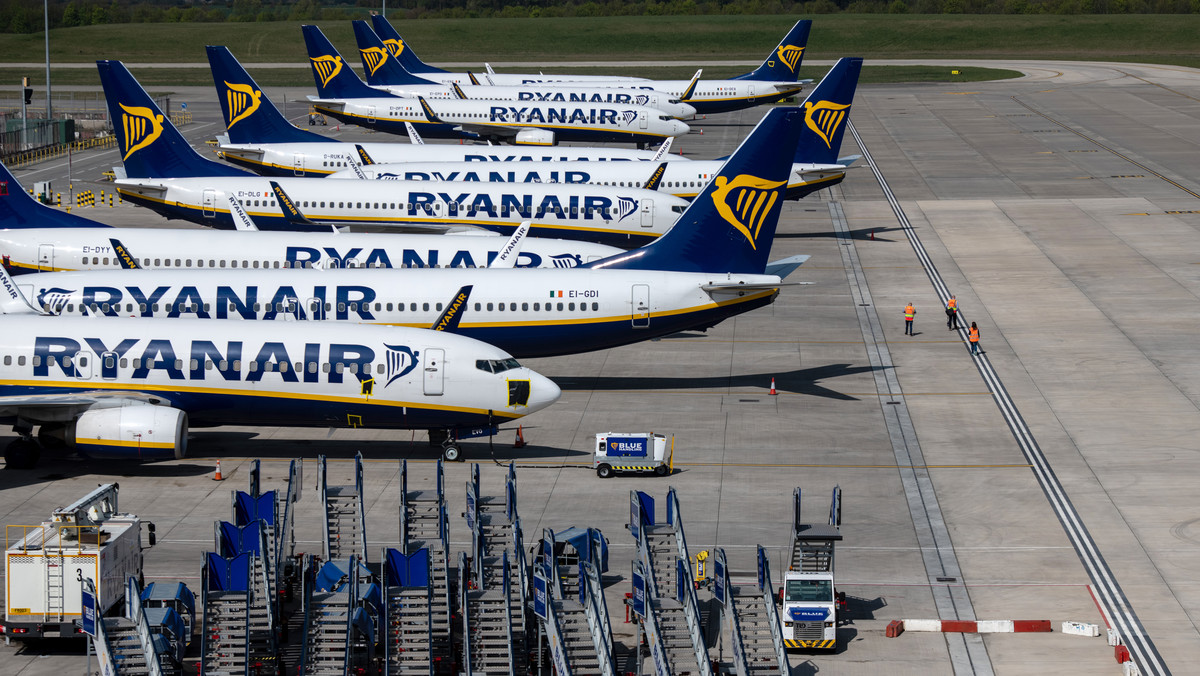 Ryanair ostrzega. Nawet 200 lotów dziennie zagrożonych