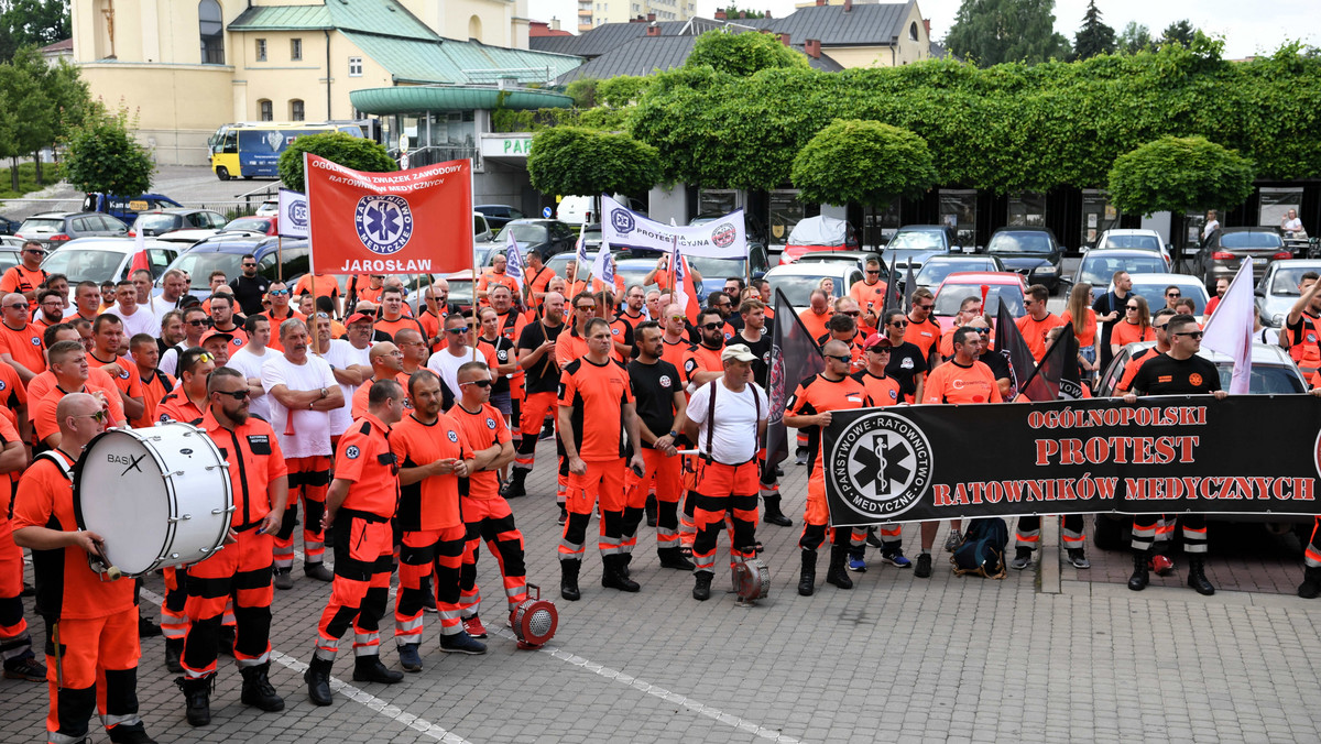 Protest ratowników medycznych. Demonstracja w Rzeszowie