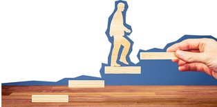 Bicie po twarzy, przekleństwa, kabaret. Czyli coaching nasz powszedni