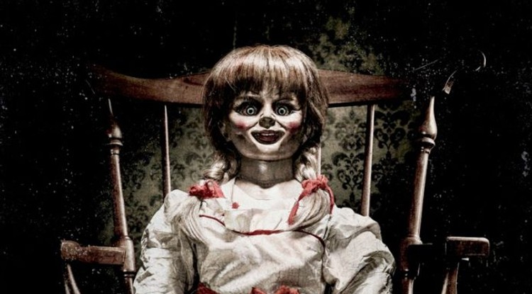 Annabelle, a démoni báb, akitől mindenki fél.