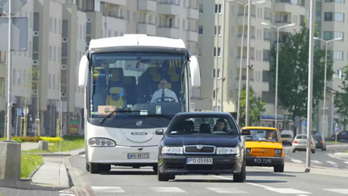 Winni ludzie, czy pojazdy? Analizujemy przyczyny wypadków autobusów