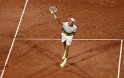 Daniił Miedwiediew ciągle bez wygranego meczu w Paryżu