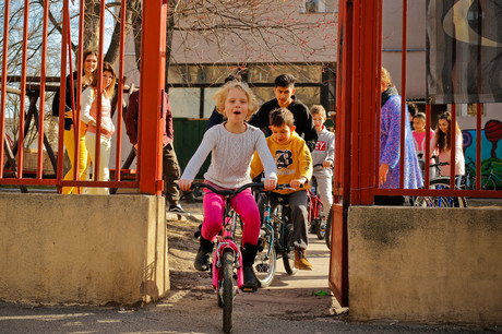 100 kerékpárt juttat el a Budapest Bike Maffia a rászoruló gyerkőcöknek