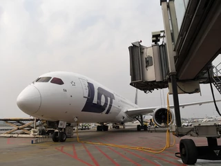 Przylot Boeinga 787-9 Dreamliner LOT-u powracającego z Sydney na warszawskie lotnisko Chopina. Podróż odbyła się 29 marca w ramach operacji LOT do Domu