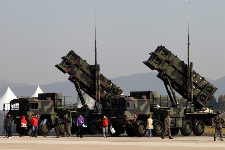 Jeśli zainteresowała Cię galeria najlepszych grup komandosów,<a href='http://forsal.pl/galerie/857391,zdjecie,1,wojsko-budzet-i-geopolityka-kto-dzisiaj-wygralby-wojne-swiatowa.html' target='_blank' style='color: blue'> zobacz również, kto dzisiaj wygrałby wojnę światową</a>.