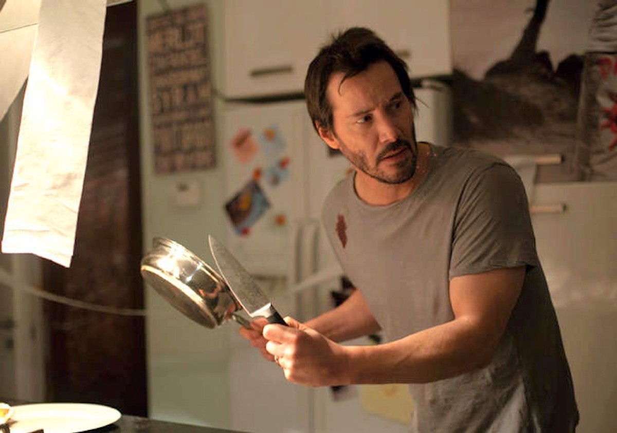 Dziewczyny pukają do drzwi Keanu Reevesa