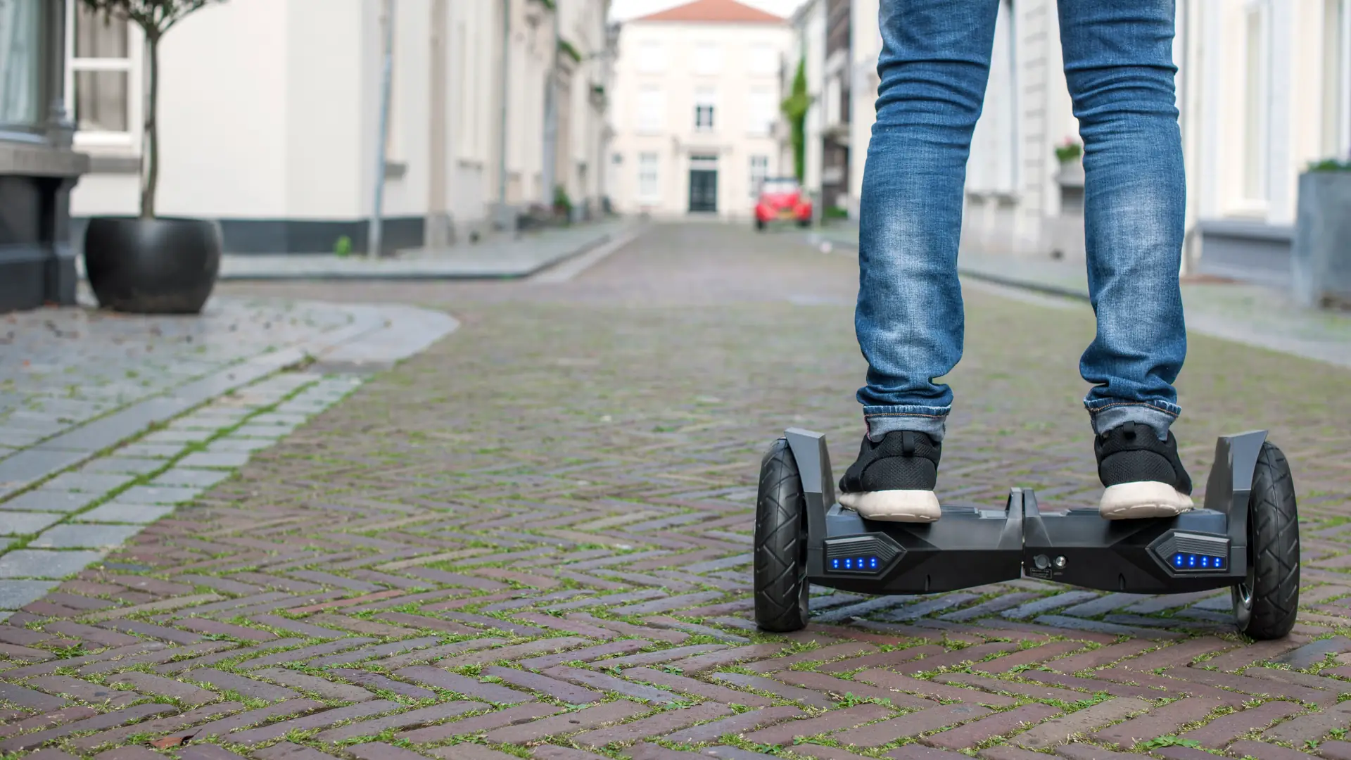 Hoverboard czy elektryczny longboard — która deskorolka lepsza?