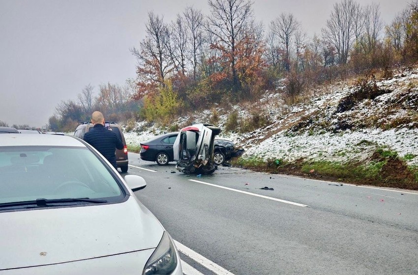 Saobraćajna nesreća na putu Mladenovac–Mali Požarevac