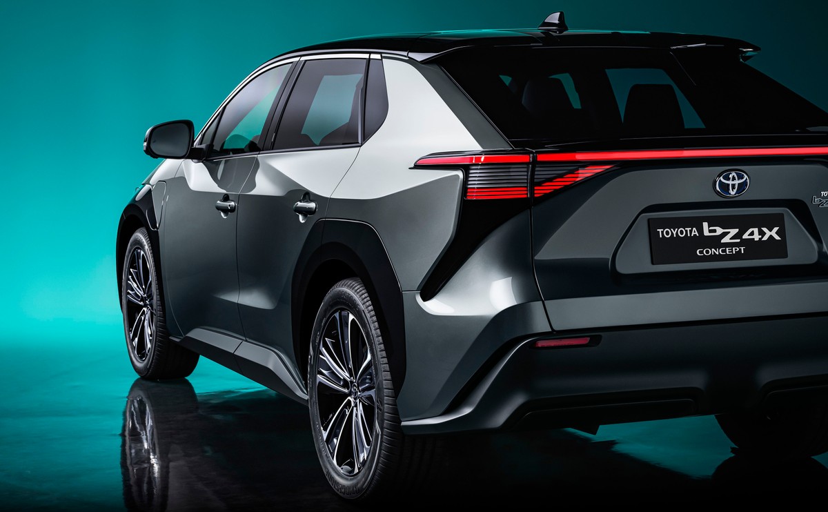 Toyota bZ4X - samochód elektryczny japońskiej marki