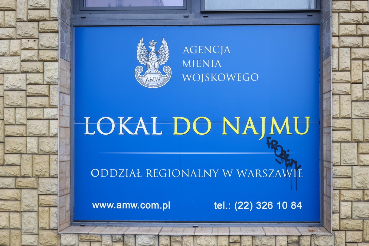 tabliczka informacyjna AMW