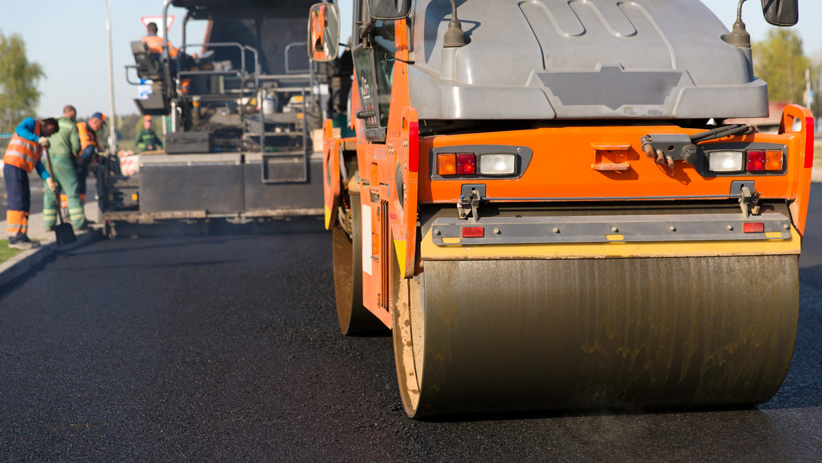 W maju ruszy budowa trzeciego, liczącego prawie 1,5 km, odcinka trasy N-S w Rudzie Śląskiej, czyli drogowego połączenia Autostrady A4 z Drogową Trasą Średnicową (DTŚ). W czwartek lokalne władze podpisały umowę z wykonawcą tej wartej 48 mln zł inwestycji – podał magistrat.