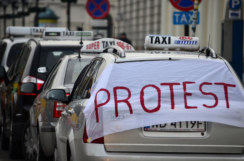 Kolejny protest taksówkarzy w Warszawie