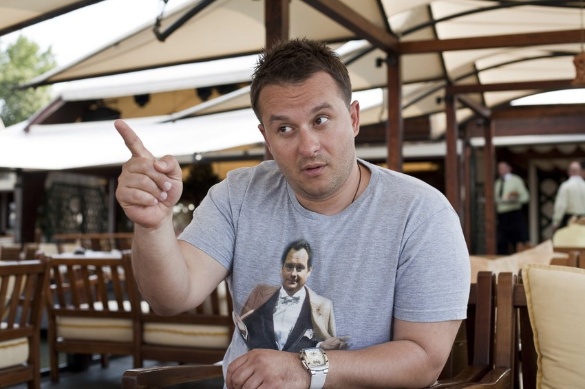 Voditelj je na meti obožavalaca Džastina Bibera