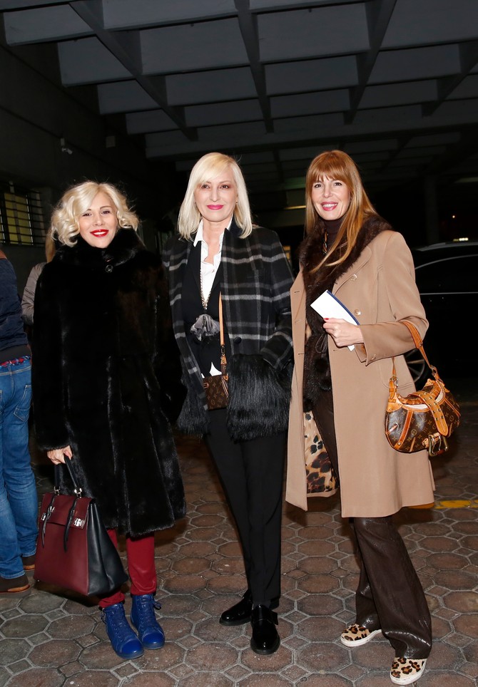 Sandra Perović i Olivera Kovačević sa prijateljicom