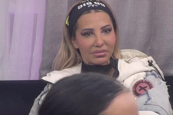 ŠOK PREOKRET U ELITI! Asmin ponizio Aneli nakon intimnih odnosa, pa joj prišao, ona pobesnela: "Pao si mi u očima"