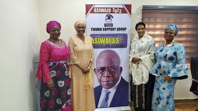 Nigeria's first lady, Remi Tinubu (second from left) on her first day in office [Twitter/@Laurestar]
