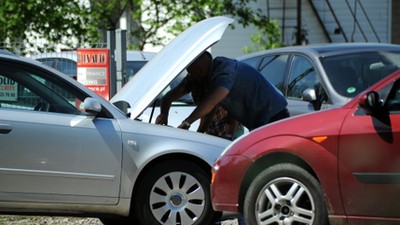 Handel używanymi samochodami 