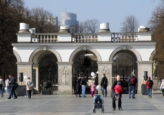 Obecne pozostałości po pałacu, Grób Nieznanego Żołnierza