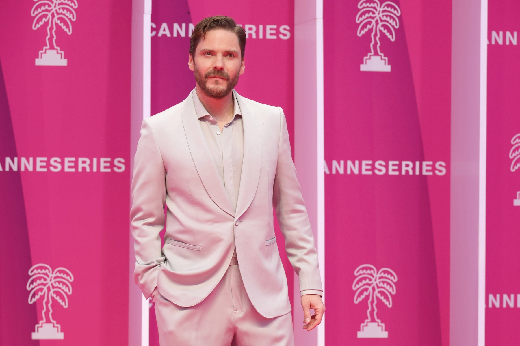 Nemecký herec, režisér a producent Daniel Brühl.