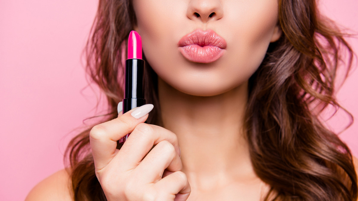 Na Instagramie zaczęły pojawiać się zdjęcia kobiet z pomalowanymi na różowo ustami. Nie są to jednak zwykłe selfie. To akcja profilaktyczna raka szyjki macicy. Wystartowała 21 stycznia, potrwa do 27 stycznia – wszystko w ramach Europejskiego Tygodnia Profilaktyki Raka Szyjki Macicy.