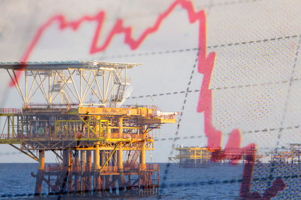 Ceny ropy najniższej od ponad roku. Przyczyna jest jedna