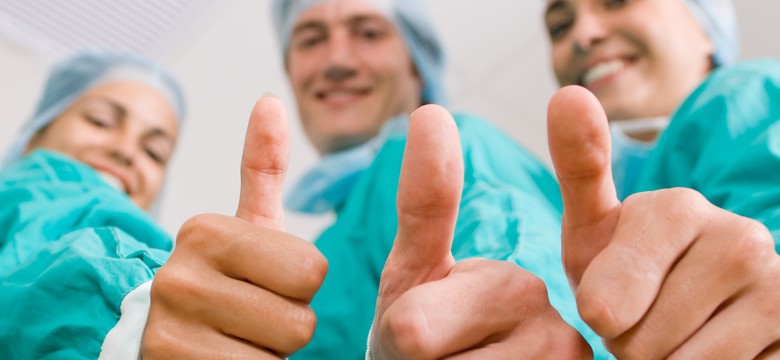Pacjentka po replantacji skalpu wkrótce opuści szpital