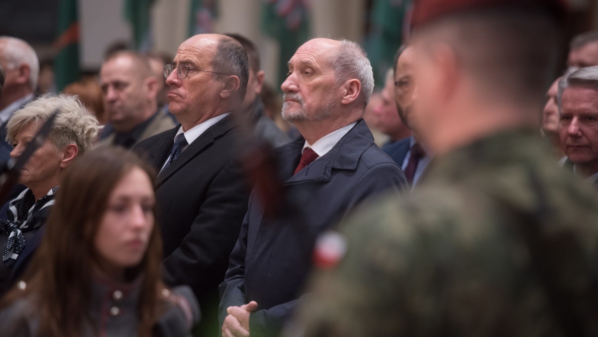 Żegnając płk. Szendzielarza, witamy Polskę niepodległą, której miało już nie być – mówił minister obrony narodowej Antoni Macierewicz w czasie żałobnej mszy św. w Archikatedrze Łódzkiej w intencji żołnierza wyklętego mjr. Zygmunta Szendzielarza ps. Łupaszka.