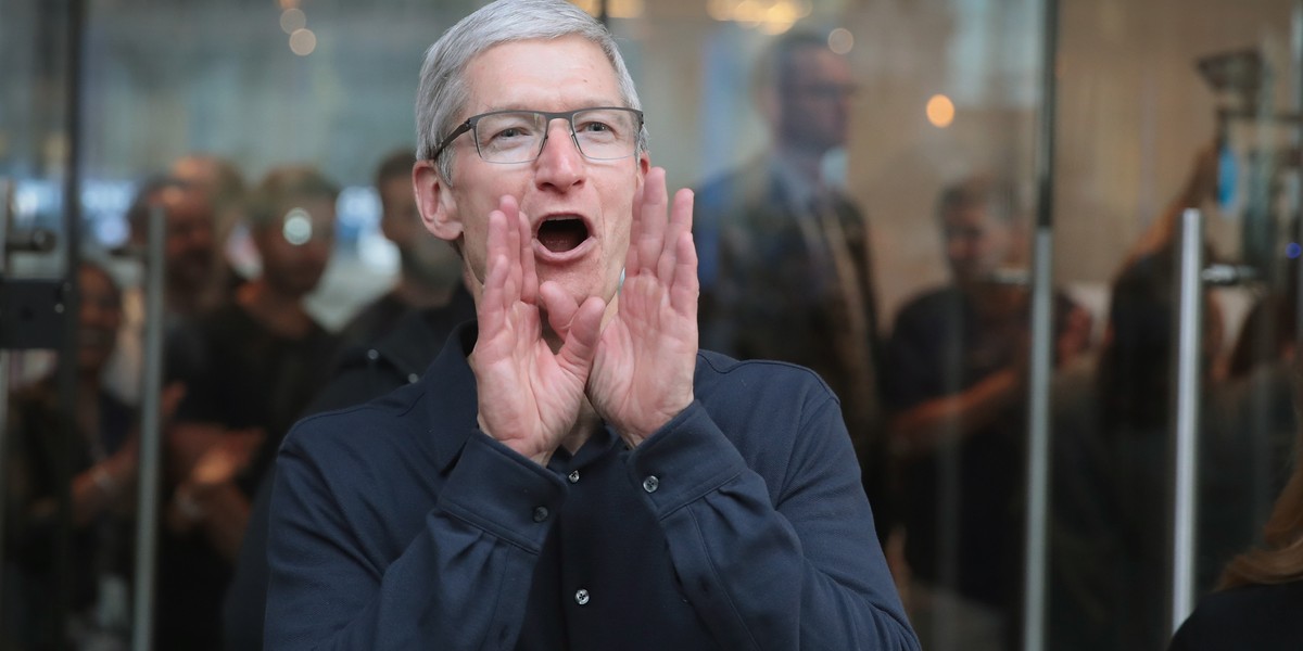 Tim Cook, prezes Apple, ma powody do zadowolenia po roku fiskalnym 2017