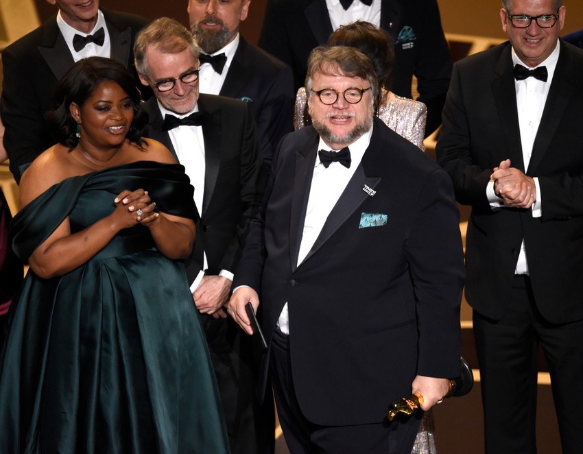 Giljermo del Toro i deo ekipe filma "Oblik vode" na dodeli Oskara