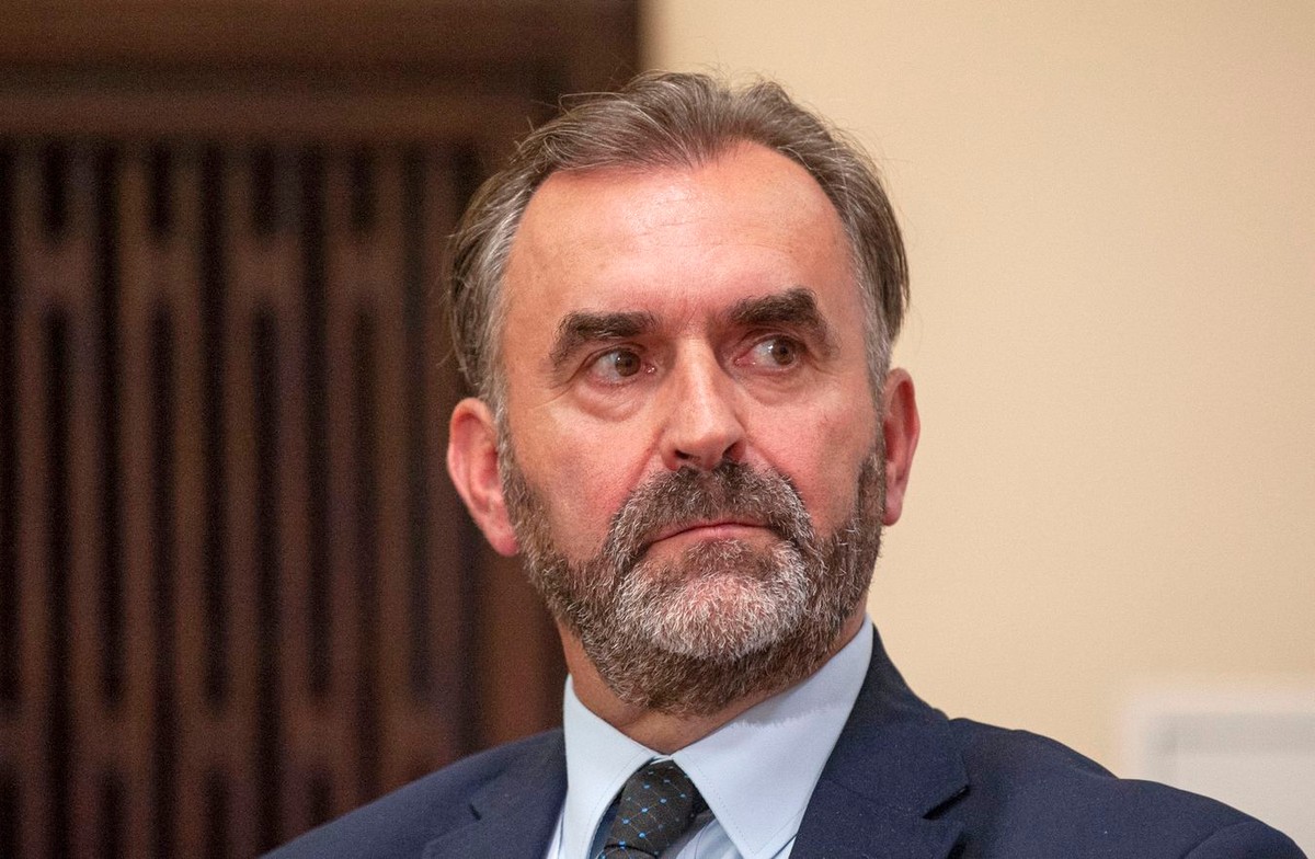 Oficjalnie mnie podsłuchiwano, ale moim zdaniem byłem też nielegalnie śledzony; złożyłem stosowne doniesienie do prokuratury - powiedział w środę w RMF FM europoseł Włodzimierz Karpiński (PO).