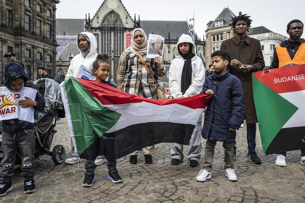 Uchodźcy sudańscy w Amsterdamie podczas manifestacji