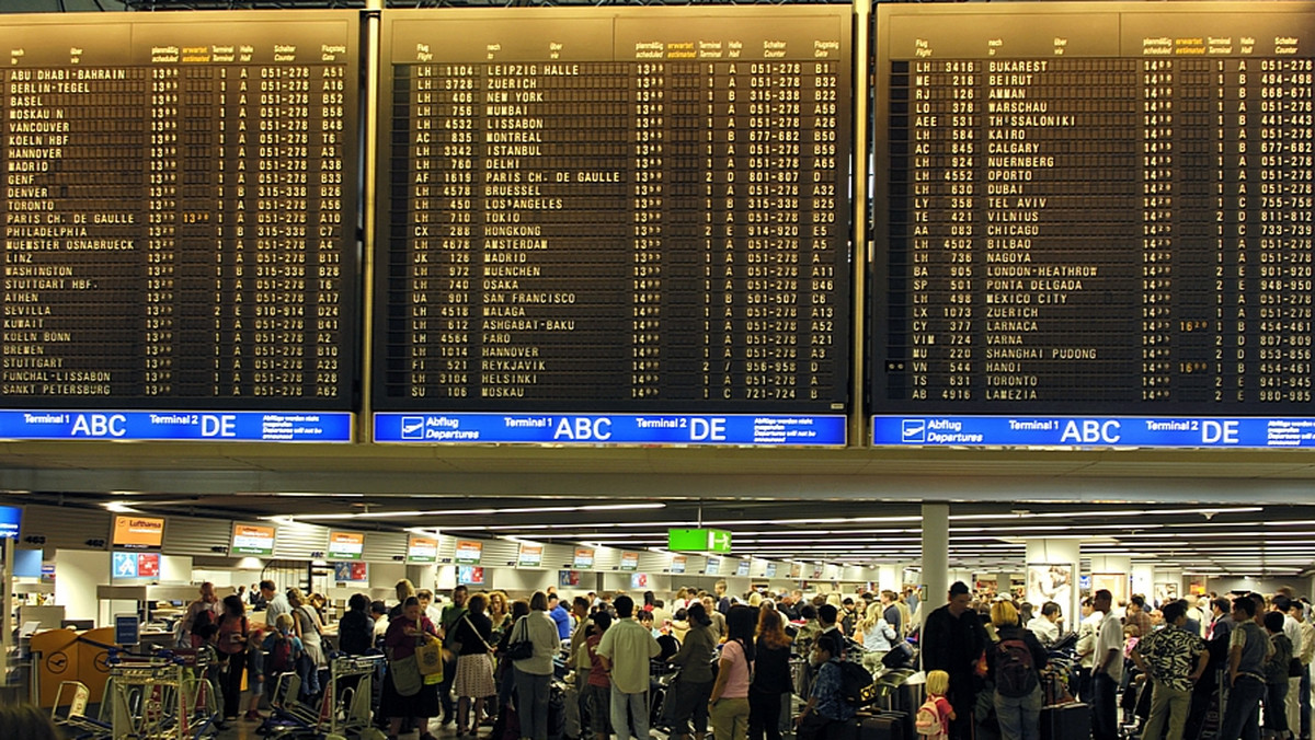 Niemiecki związek zawodowy GdF zapowiedział w czwartek rano, że planowany na popołudnie strajk pracowników służb kontroli lotniska we Frankfurcie nad Menem zostanie wydłużony do piątku.