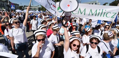 Na podwyżki dla polityków  starczyło, a dla medyków brakuje