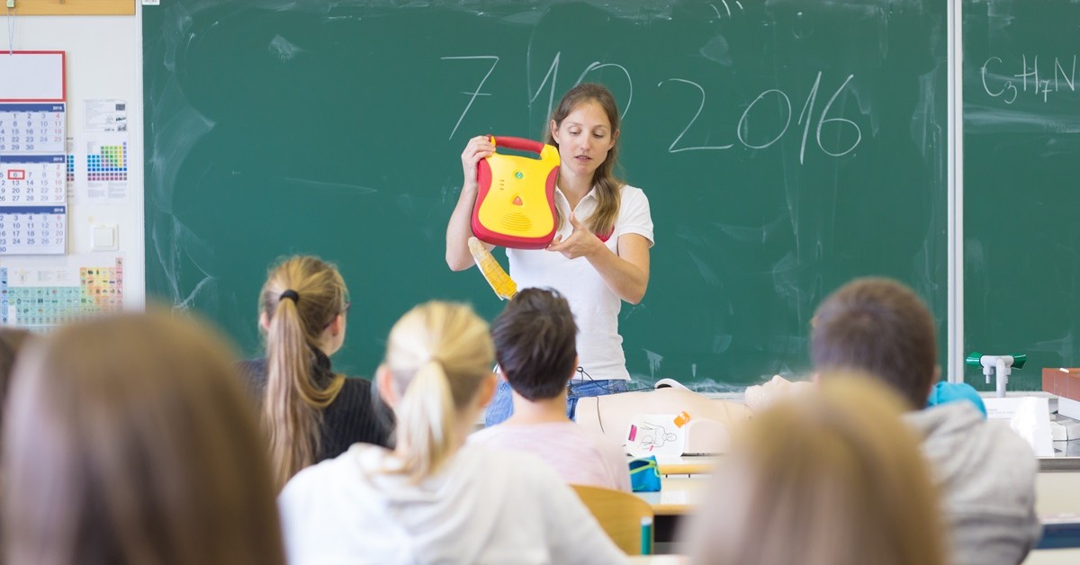 Wielka rewolucja w szkołach. Nowy program i "Profil Absolwenta" wchodzą od 2026 r. [Harmonogram zmian]